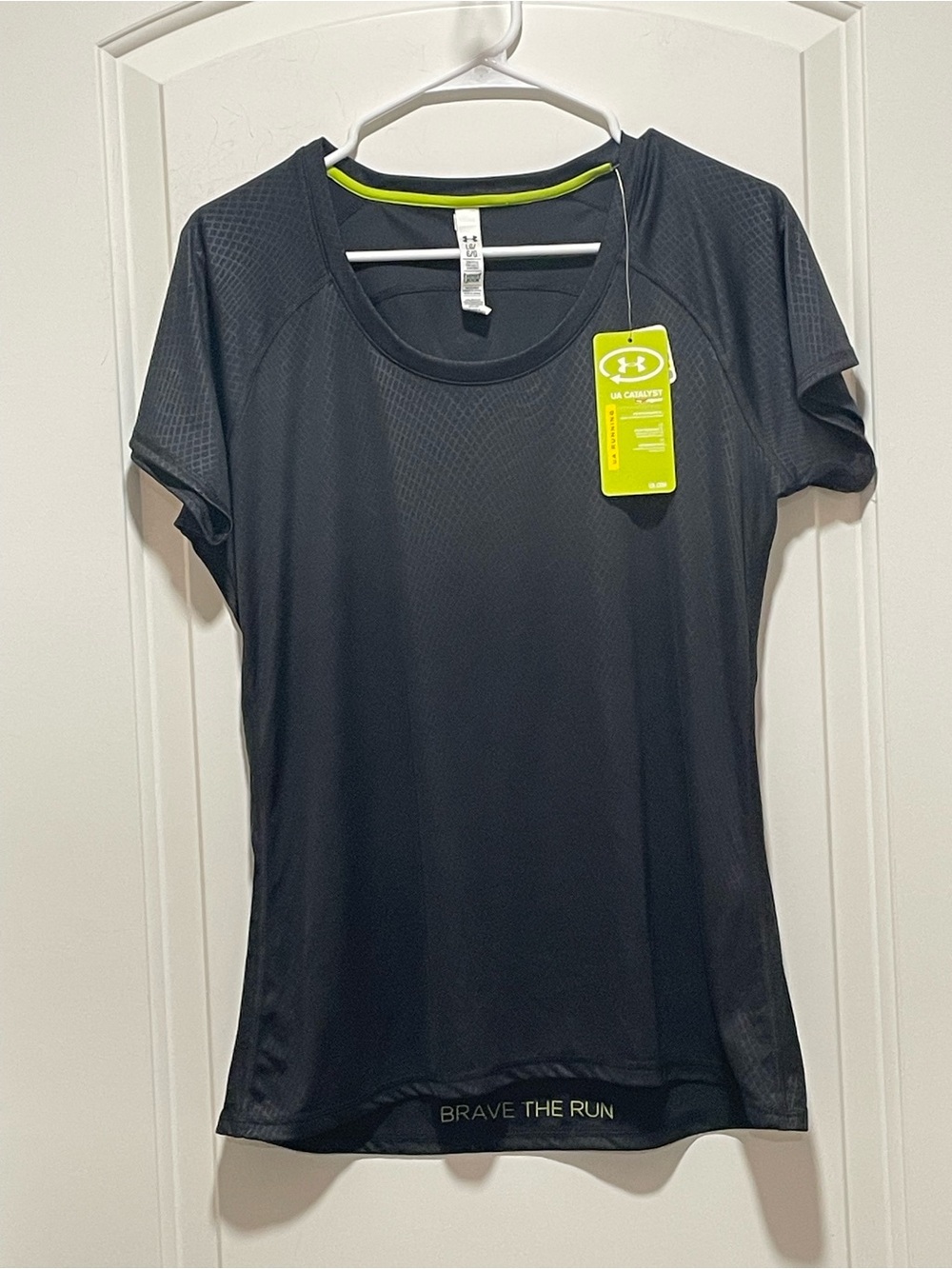 UA Brave The Run Short Sleeve Performance Heat Gear Crosshatch Black Large